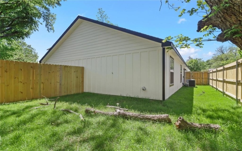 406 W 6th Street #2, Bonham, TX 75418, 3 Bedrooms Bedrooms, ,2 BathroomsBathrooms,Residential Lease,For Rent,406 W 6th Street,20931464