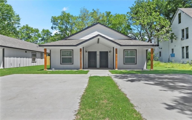 406 W 6th Street #2, Bonham, TX 75418, 3 Bedrooms Bedrooms, ,2 BathroomsBathrooms,Residential Lease,For Rent,406 W 6th Street,20931464
