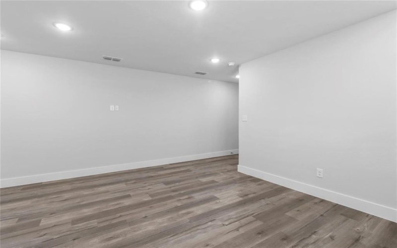 406 W 6th Street #2, Bonham, TX 75418, 3 Bedrooms Bedrooms, ,2 BathroomsBathrooms,Residential Lease,For Rent,406 W 6th Street,20931464