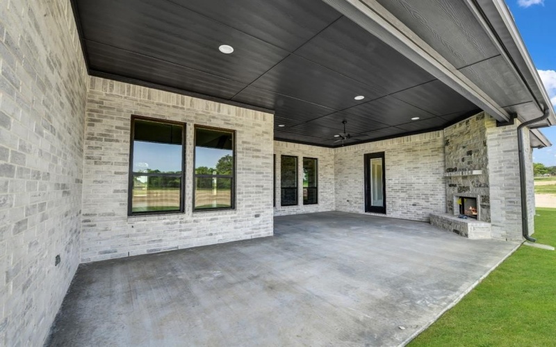 109 Desperado Way, Weatherford, TX 76088, 3 Bedrooms Bedrooms, ,3 BathroomsBathrooms,Residential,For Sale,109 Desperado Way,20929073