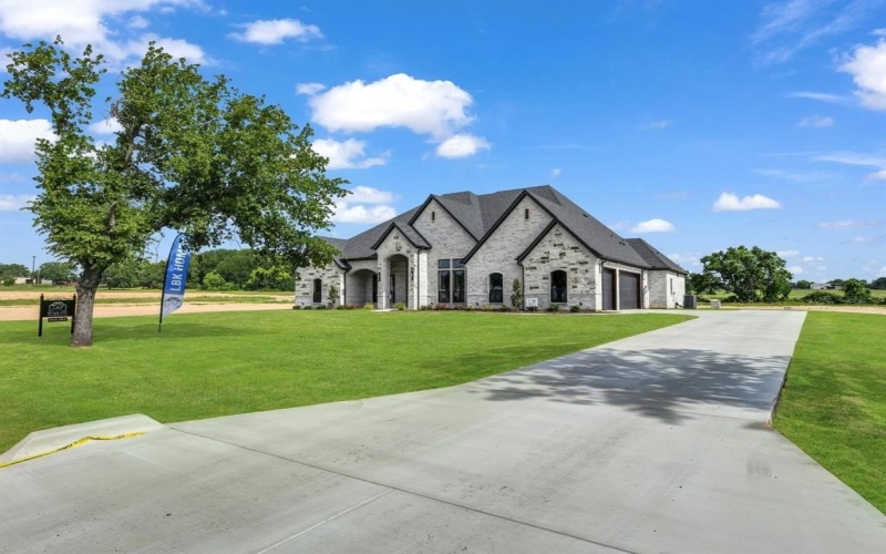 109 Desperado Way, Weatherford, TX 76088, 3 Bedrooms Bedrooms, ,3 BathroomsBathrooms,Residential,For Sale,109 Desperado Way,20929073