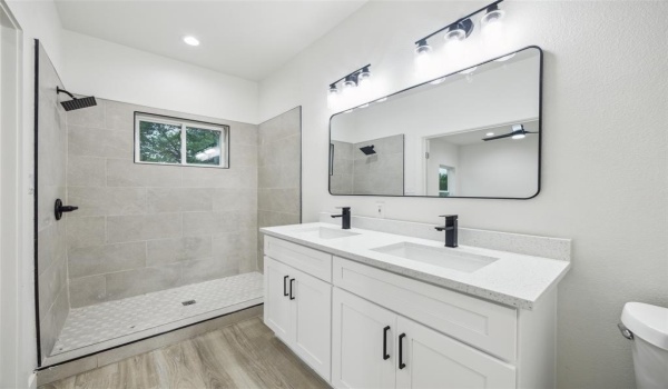 5210-5212 Calloway, Sansom Park, TX 76114, 6 Bedrooms Bedrooms, ,5 BathroomsBathrooms,Residential,For Sale,5210-5212 Calloway,20929573