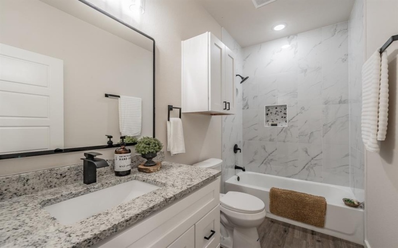 5626 Barkridge Drive, Granbury, TX 76048, 3 Habitaciones Habitaciones , ,2 BañosBaños,Residential,En Venta,5626 Barkridge Drive,20929620