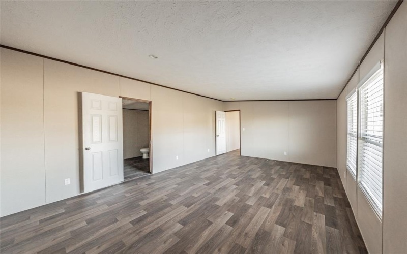 5017 Dove Street, Greenville, TX 75402, 5 Bedrooms Bedrooms, ,3 BathroomsBathrooms,Residential,For Sale,5017 Dove Street,20929336