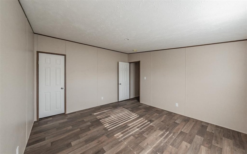 5017 Dove Street, Greenville, TX 75402, 5 Bedrooms Bedrooms, ,3 BathroomsBathrooms,Residential,For Sale,5017 Dove Street,20929336