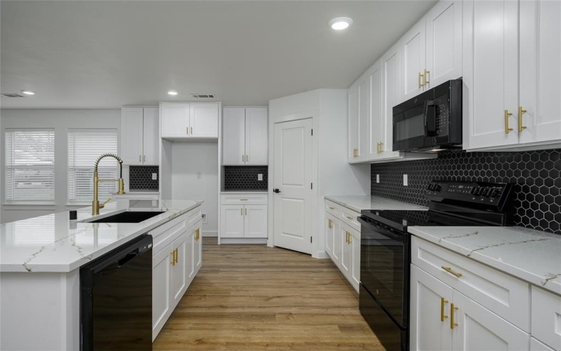 309 E Shepherd Street, Denison, TX 75021, 4 Bedrooms Bedrooms, ,2 BathroomsBathrooms,Residential,For Sale,309 E Shepherd Street,20929763
