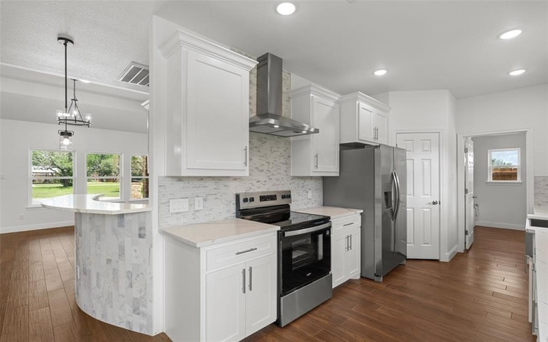 801 Comanche Cove Drive, Granbury, TX 76048, 3 Bedrooms Bedrooms, ,2 BathroomsBathrooms,Residential,For Sale,801 Comanche Cove Drive,20931467