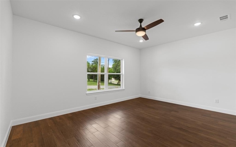 801 Comanche Cove Drive, Granbury, TX 76048, 3 Bedrooms Bedrooms, ,2 BathroomsBathrooms,Residential,For Sale,801 Comanche Cove Drive,20931467