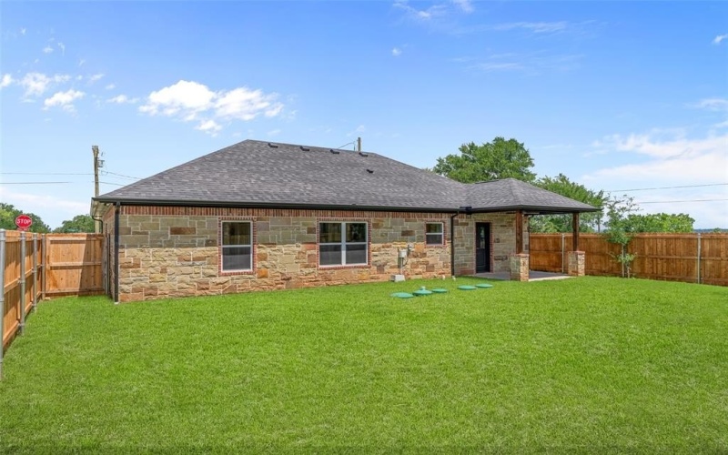 801 Comanche Cove Drive, Granbury, TX 76048, 3 Bedrooms Bedrooms, ,2 BathroomsBathrooms,Residential,For Sale,801 Comanche Cove Drive,20931467