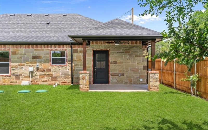 801 Comanche Cove Drive, Granbury, TX 76048, 3 Bedrooms Bedrooms, ,2 BathroomsBathrooms,Residential,For Sale,801 Comanche Cove Drive,20931467
