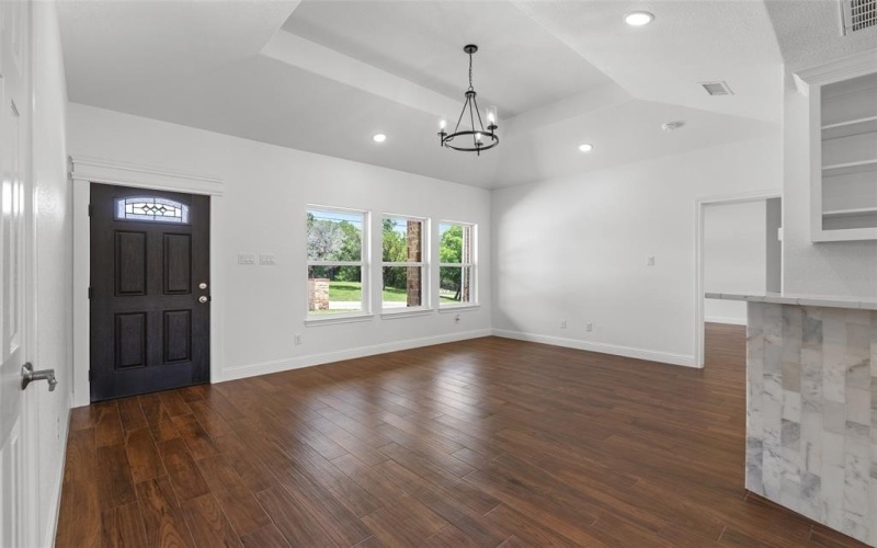 801 Comanche Cove Drive, Granbury, TX 76048, 3 Bedrooms Bedrooms, ,2 BathroomsBathrooms,Residential,For Sale,801 Comanche Cove Drive,20931467