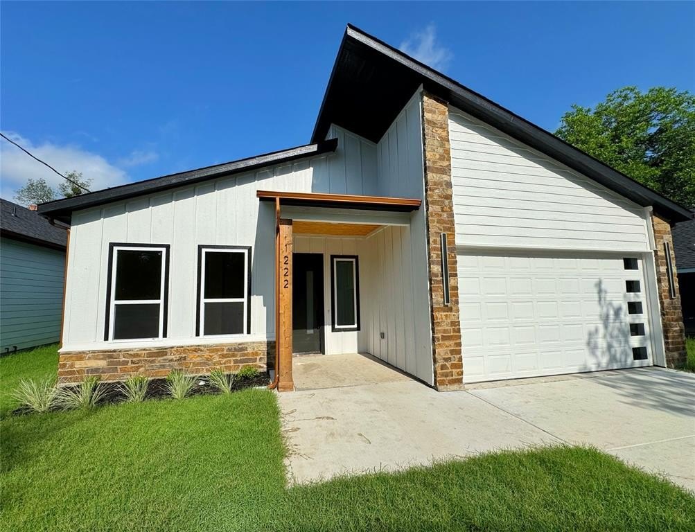 1222 Saint John Street, Greenville, TX 75401, 4 Bedrooms Bedrooms, ,2 BathroomsBathrooms,Residential,For Sale,1222 Saint John Street,20929879