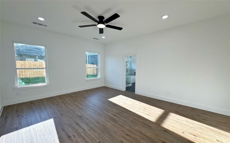 1222 Saint John Street, Greenville, TX 75401, 4 Bedrooms Bedrooms, ,2 BathroomsBathrooms,Residential,For Sale,1222 Saint John Street,20929879
