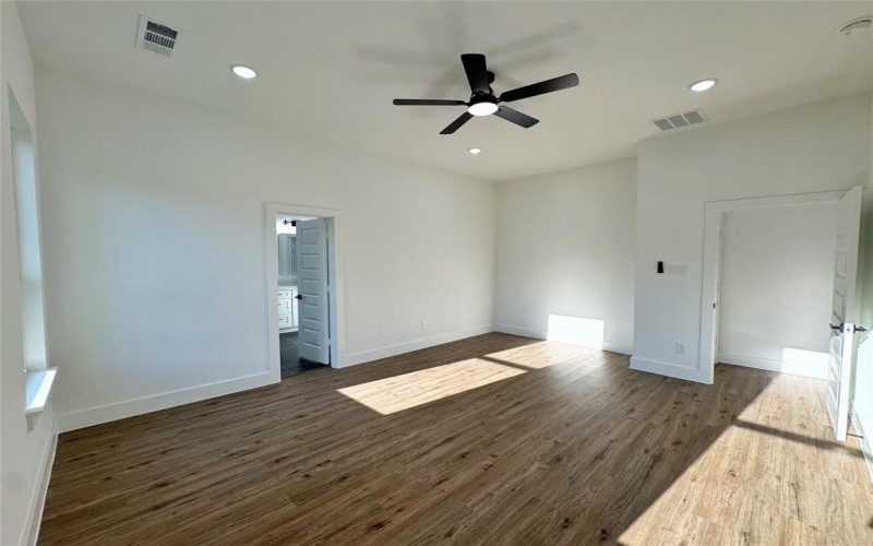 1222 Saint John Street, Greenville, TX 75401, 4 Bedrooms Bedrooms, ,2 BathroomsBathrooms,Residential,For Sale,1222 Saint John Street,20929879