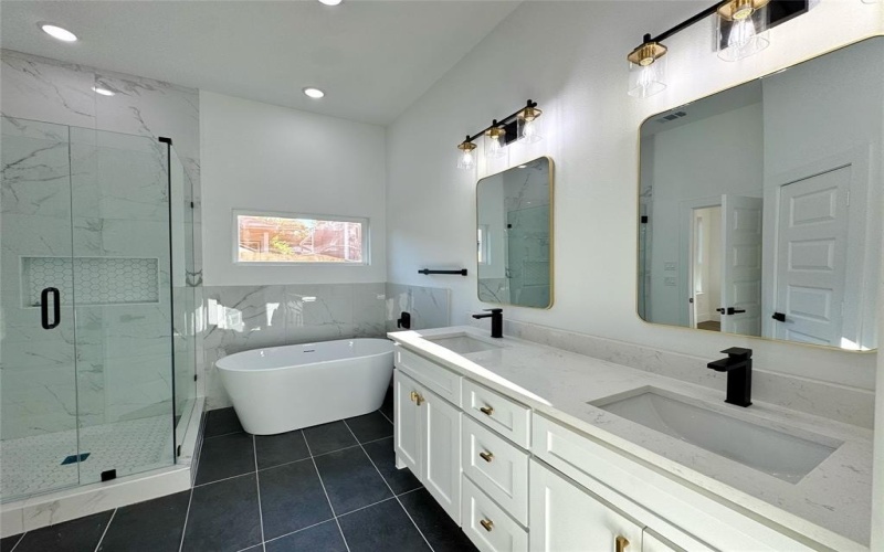 1222 Saint John Street, Greenville, TX 75401, 4 Bedrooms Bedrooms, ,2 BathroomsBathrooms,Residential,For Sale,1222 Saint John Street,20929879