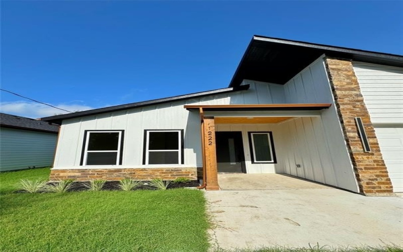 1222 Saint John Street, Greenville, TX 75401, 4 Bedrooms Bedrooms, ,2 BathroomsBathrooms,Residential,For Sale,1222 Saint John Street,20929879
