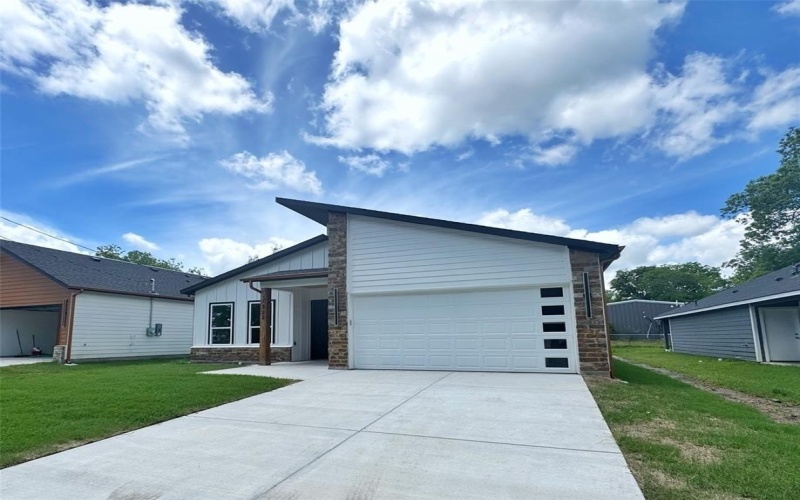 1222 Saint John Street, Greenville, TX 75401, 4 Bedrooms Bedrooms, ,2 BathroomsBathrooms,Residential,For Sale,1222 Saint John Street,20929879