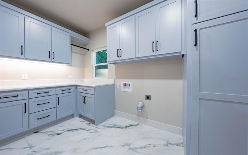 85 Isle Of View Drive, Tool, TX 75143, 5 Bedrooms Bedrooms, ,3 BathroomsBathrooms,Residential,For Sale,85 Isle Of View Drive,20930353
