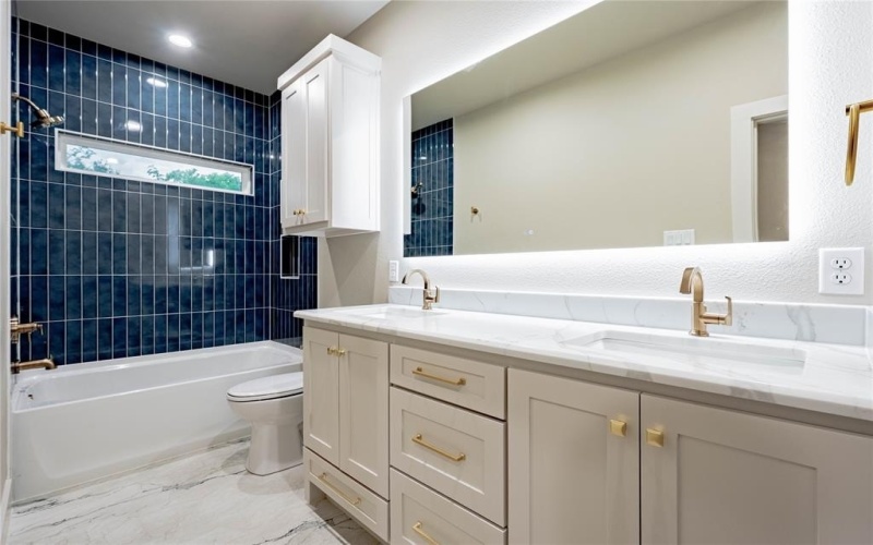 85 Isle Of View Drive, Tool, TX 75143, 5 Bedrooms Bedrooms, ,3 BathroomsBathrooms,Residential,For Sale,85 Isle Of View Drive,20930353