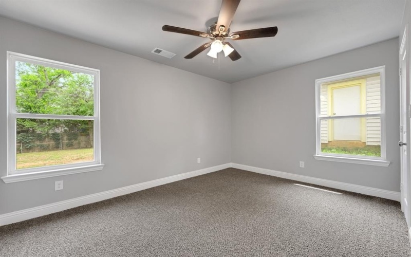1729 Foster Drive, Arlington, TX 76012, 5 Habitaciones Habitaciones , ,3 BañosBaños,Residential,En Venta,1729 Foster Drive,20932144