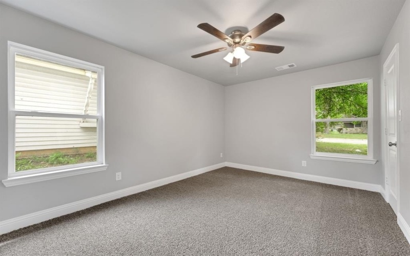 1729 Foster Drive, Arlington, TX 76012, 5 Habitaciones Habitaciones , ,3 BañosBaños,Residential,En Venta,1729 Foster Drive,20932144