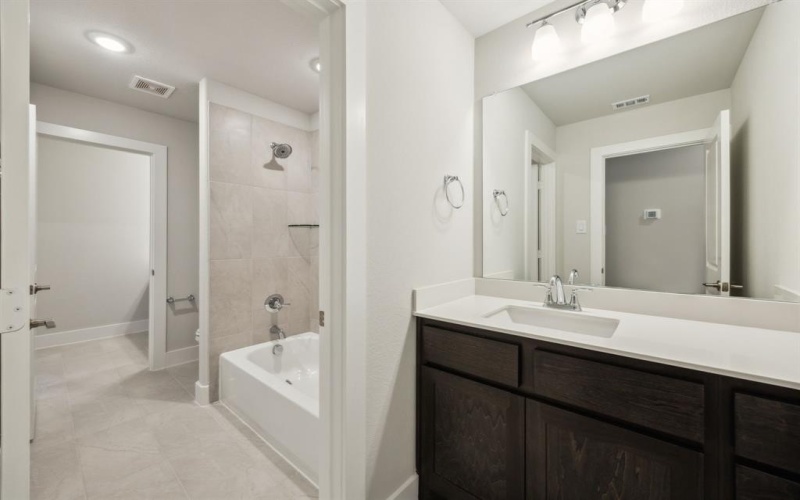2233 Vista Way, Waxahachie, TX 75165, 4 Bedrooms Bedrooms, ,3 BathroomsBathrooms,Residential,For Sale,2233 Vista Way,20932661