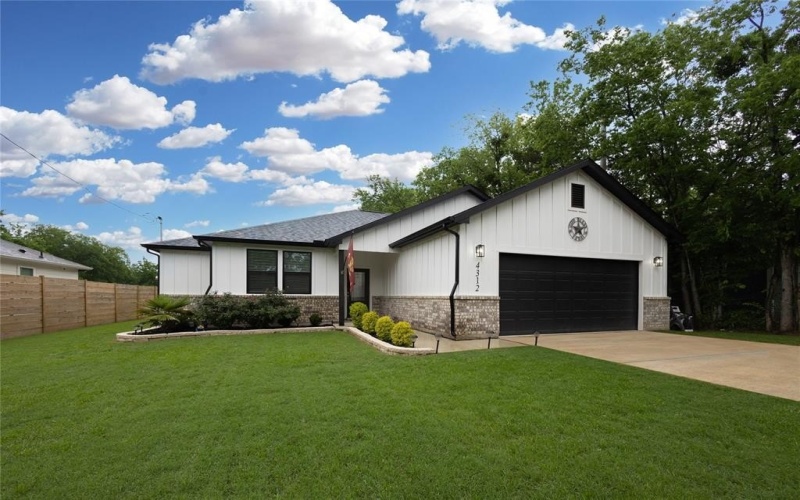 4312 Templeton St, Greenville, TX 75401, 3 Bedrooms Bedrooms, ,2 BathroomsBathrooms,Residential,For Sale,4312 Templeton St,20932532