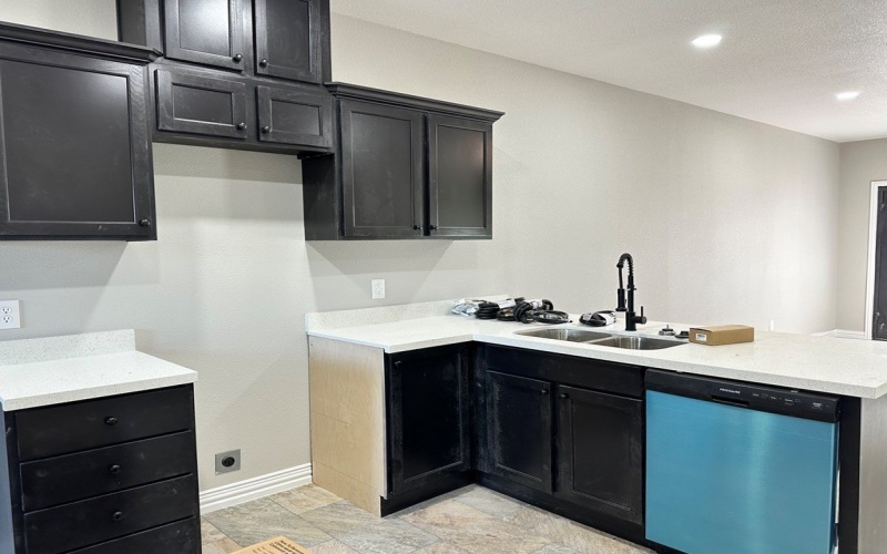 2208 S Park St, Pecos, TX 79772, 8 Habitaciones Habitaciones , ,5 BañosBaños,Residential Multi Family,En Venta,2208 S Park St,159001