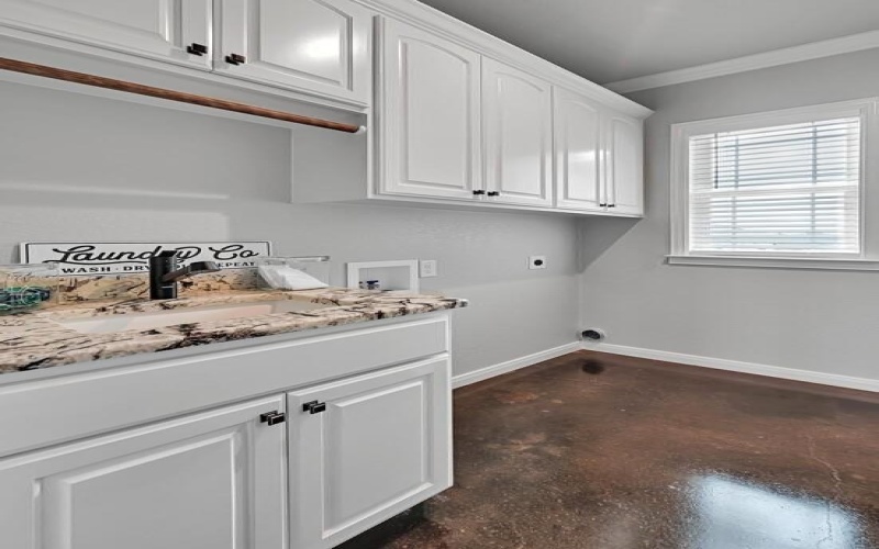505 S Navajo Trail, McGregor, TX 76657, 4 Bedrooms Bedrooms, ,2 BathroomsBathrooms,Residential,For Sale,505 S Navajo Trail,221053