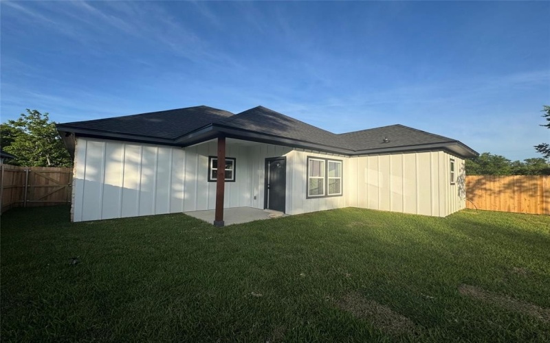 329 Rogers Street, McGregor, TX 76657, 3 Bedrooms Bedrooms, ,2 BathroomsBathrooms,Residential,For Sale,329 Rogers Street,228786