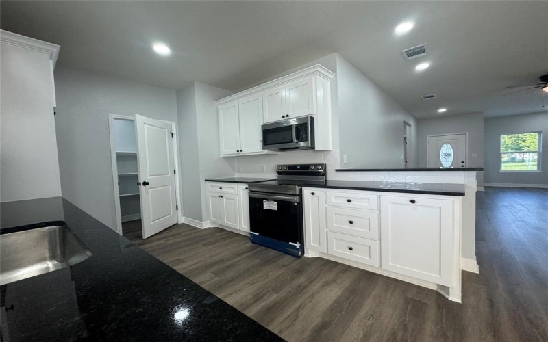 329 Rogers Street, McGregor, TX 76657, 3 Bedrooms Bedrooms, ,2 BathroomsBathrooms,Residential,For Sale,329 Rogers Street,228786