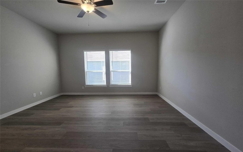 331 E Hull Street, Denison, TX 75021, 6 Bedrooms Bedrooms, ,5 BathroomsBathrooms,Residential,For Sale,331 E Hull Street,20933001