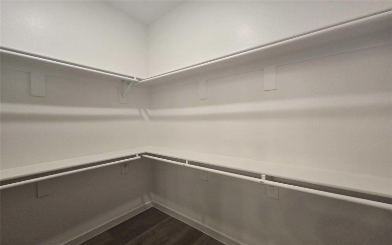 331 E Hull Street, Denison, TX 75021, 6 Bedrooms Bedrooms, ,5 BathroomsBathrooms,Residential,For Sale,331 E Hull Street,20933001
