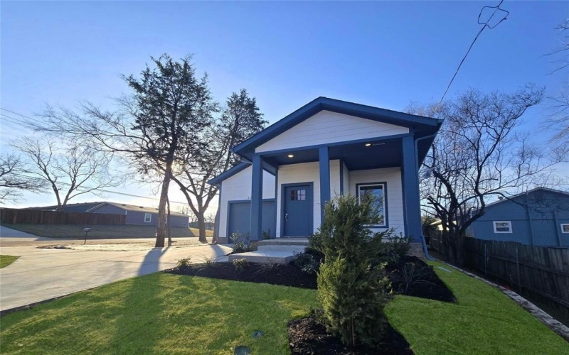 331 E Hull Street, Denison, TX 75021, 6 Bedrooms Bedrooms, ,5 BathroomsBathrooms,Residential,For Sale,331 E Hull Street,20933001