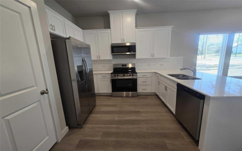 331 E Hull Street, Denison, TX 75021, 6 Bedrooms Bedrooms, ,5 BathroomsBathrooms,Residential,For Sale,331 E Hull Street,20933001