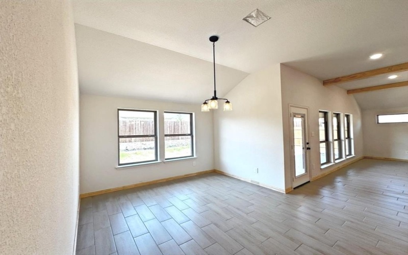 645 Mooney Drive, Saginaw, TX 76179, 4 Habitaciones Habitaciones , ,2 BañosBaños,Residential,En Venta,645 Mooney Drive,20933162