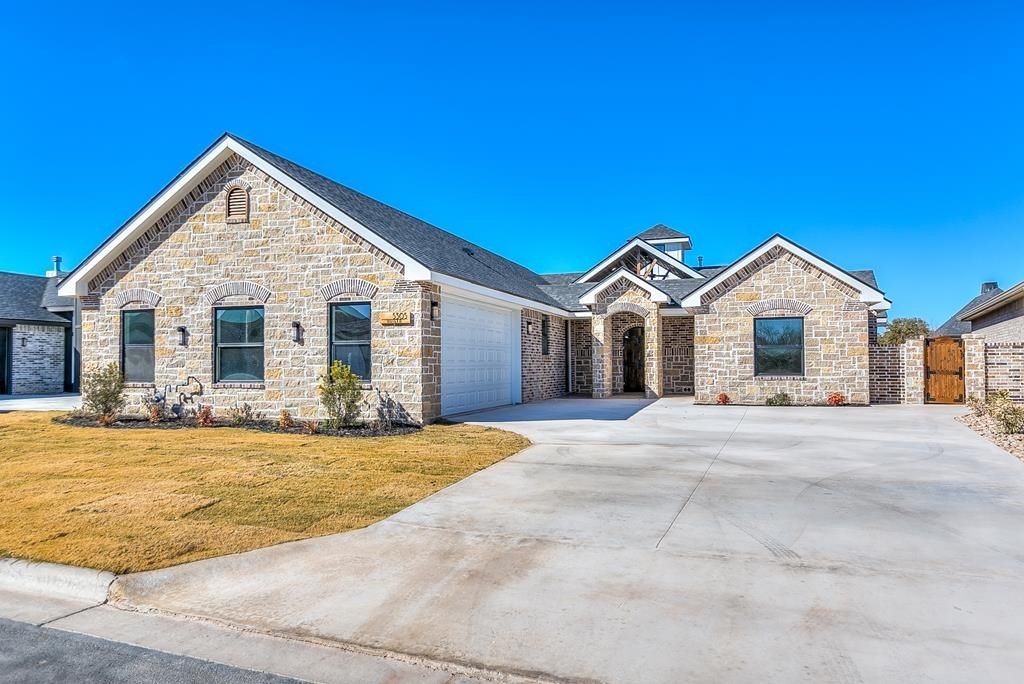 5305 Riviera Lane, San Angelo, TX 76904, 4 Bedrooms Bedrooms, ,3 BathroomsBathrooms,Residential,For Sale,5305 Riviera Lane,126063