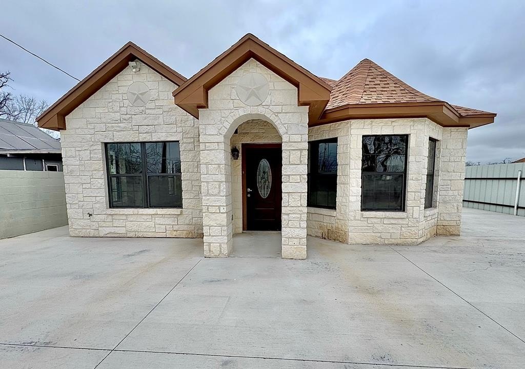 2110 Shelton St, San Angelo, TX 76903, 2 Bedrooms Bedrooms, ,1 BathroomBathrooms,Residential,For Sale,2110 Shelton St,126325