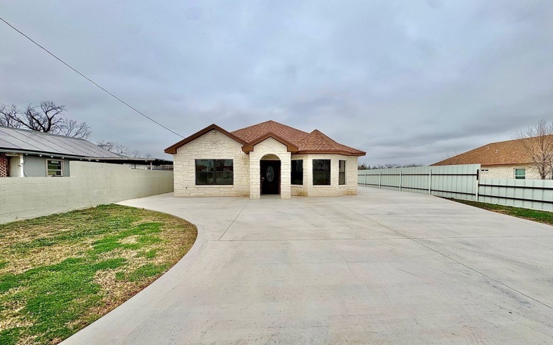 2110 Shelton St, San Angelo, TX 76903, 2 Bedrooms Bedrooms, ,1 BathroomBathrooms,Residential,For Sale,2110 Shelton St,126325