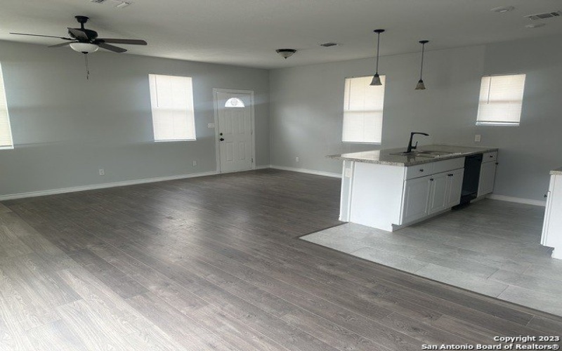 5010 LUCINDA, San Antonio, TX 78221, 3 Habitaciones Habitaciones , ,2 BañosBaños,Residential,En Venta,5010 LUCINDA,1662459