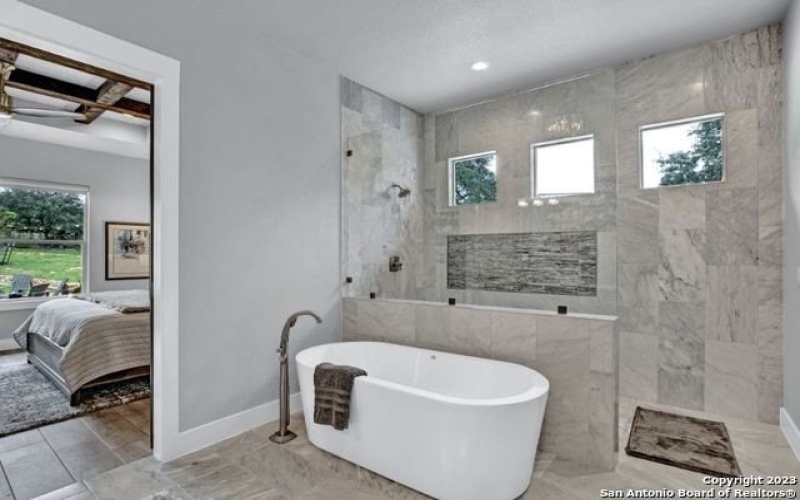 560 Eagle Peak Dr, Fischer, TX 78623, 4 Habitaciones Habitaciones , ,3 BañosBaños,Residential,En Venta,560 Eagle Peak Dr,1669279