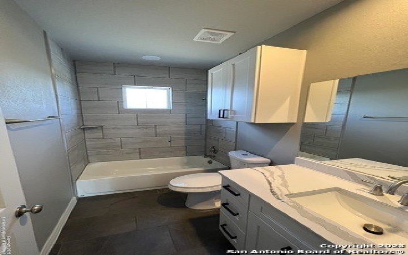 120 S Calvin Barrett, Blanco, TX 78606, 3 Habitaciones Habitaciones , ,2 BañosBaños,Residential,En Venta,120 S Calvin Barrett,1681629