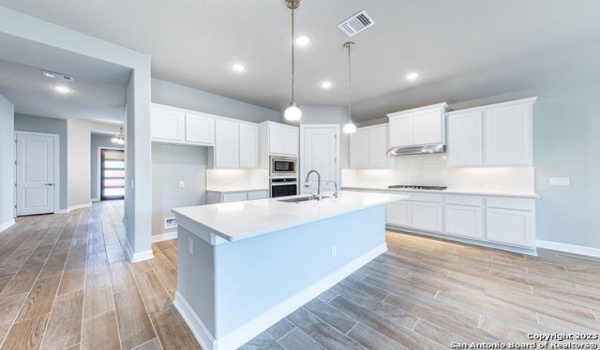 404 SEIBEL WAY, Universal City, TX 78148, 4 Bedrooms Bedrooms, ,3 BathroomsBathrooms,Residential,For Sale,404 SEIBEL WAY,1684304