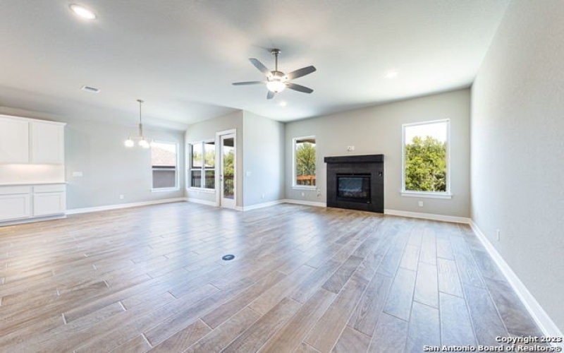 404 SEIBEL WAY, Universal City, TX 78148, 4 Bedrooms Bedrooms, ,3 BathroomsBathrooms,Residential,For Sale,404 SEIBEL WAY,1684304
