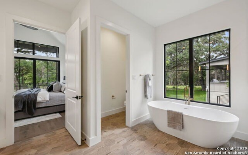 236 Riverfront Dr., New Braunfels, TX 78132, 4 Bedrooms Bedrooms, ,5 BathroomsBathrooms,Residential,For Sale,236 Riverfront Dr.,1759195