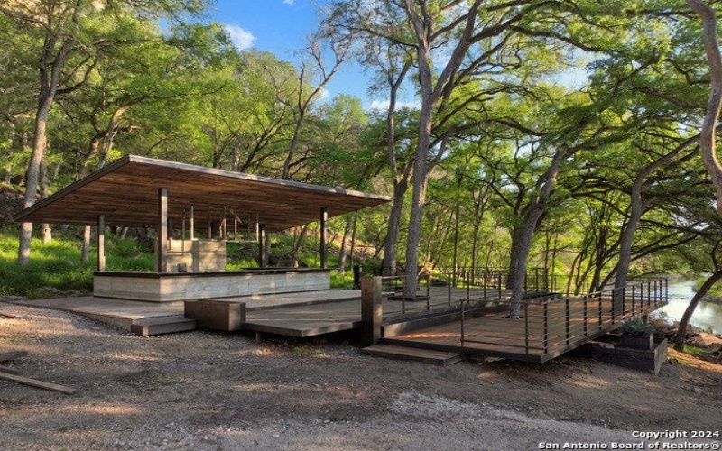 236 Riverfront Dr., New Braunfels, TX 78132, 4 Bedrooms Bedrooms, ,5 BathroomsBathrooms,Residential,For Sale,236 Riverfront Dr.,1759195