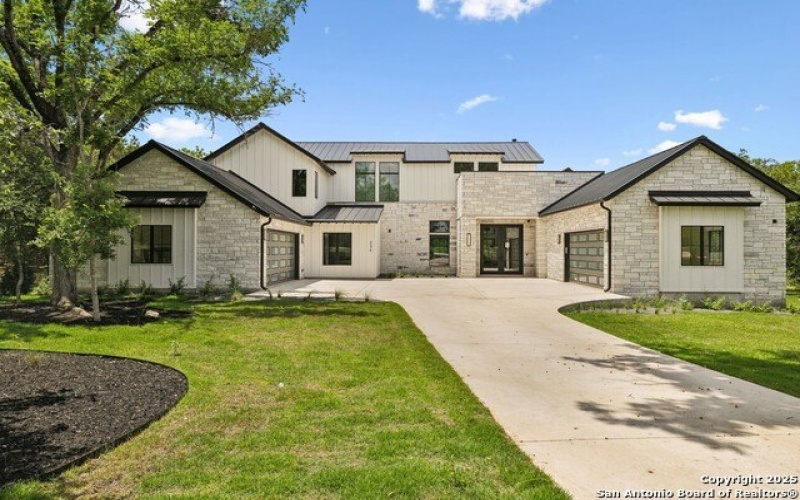 236 Riverfront Dr., New Braunfels, TX 78132, 4 Bedrooms Bedrooms, ,5 BathroomsBathrooms,Residential,For Sale,236 Riverfront Dr.,1759195