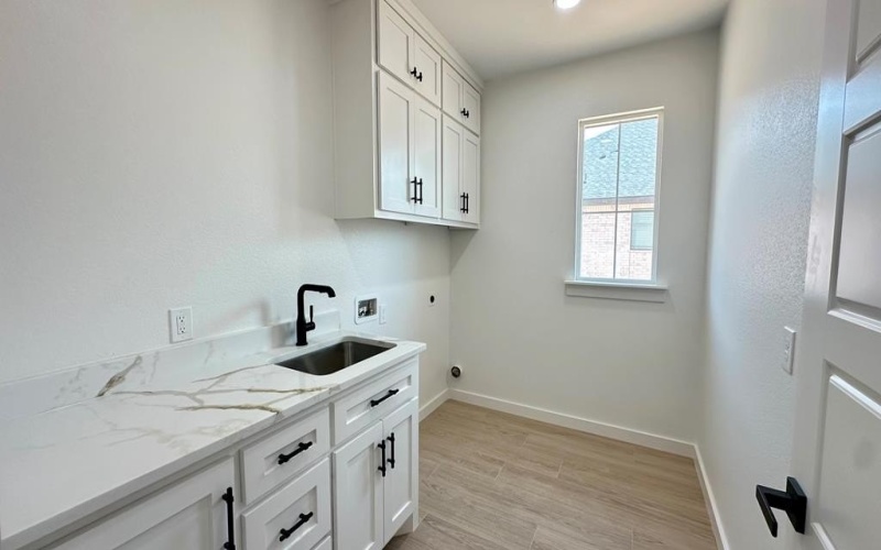 2118 S County Rd 1059, Midland, TX 79706, 4 Bedrooms Bedrooms, ,3 BathroomsBathrooms,Residential,For Sale,2118 S County Rd 1059,50079468