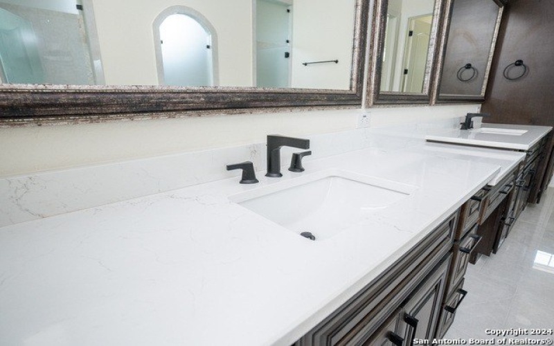 3 WOODLAND PT, Boerne, TX 78015, 5 Bedrooms Bedrooms, ,6 BathroomsBathrooms,Residential,For Sale,3 WOODLAND PT,1775939