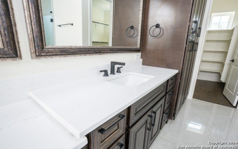 3 WOODLAND PT, Boerne, TX 78015, 5 Bedrooms Bedrooms, ,6 BathroomsBathrooms,Residential,For Sale,3 WOODLAND PT,1775939
